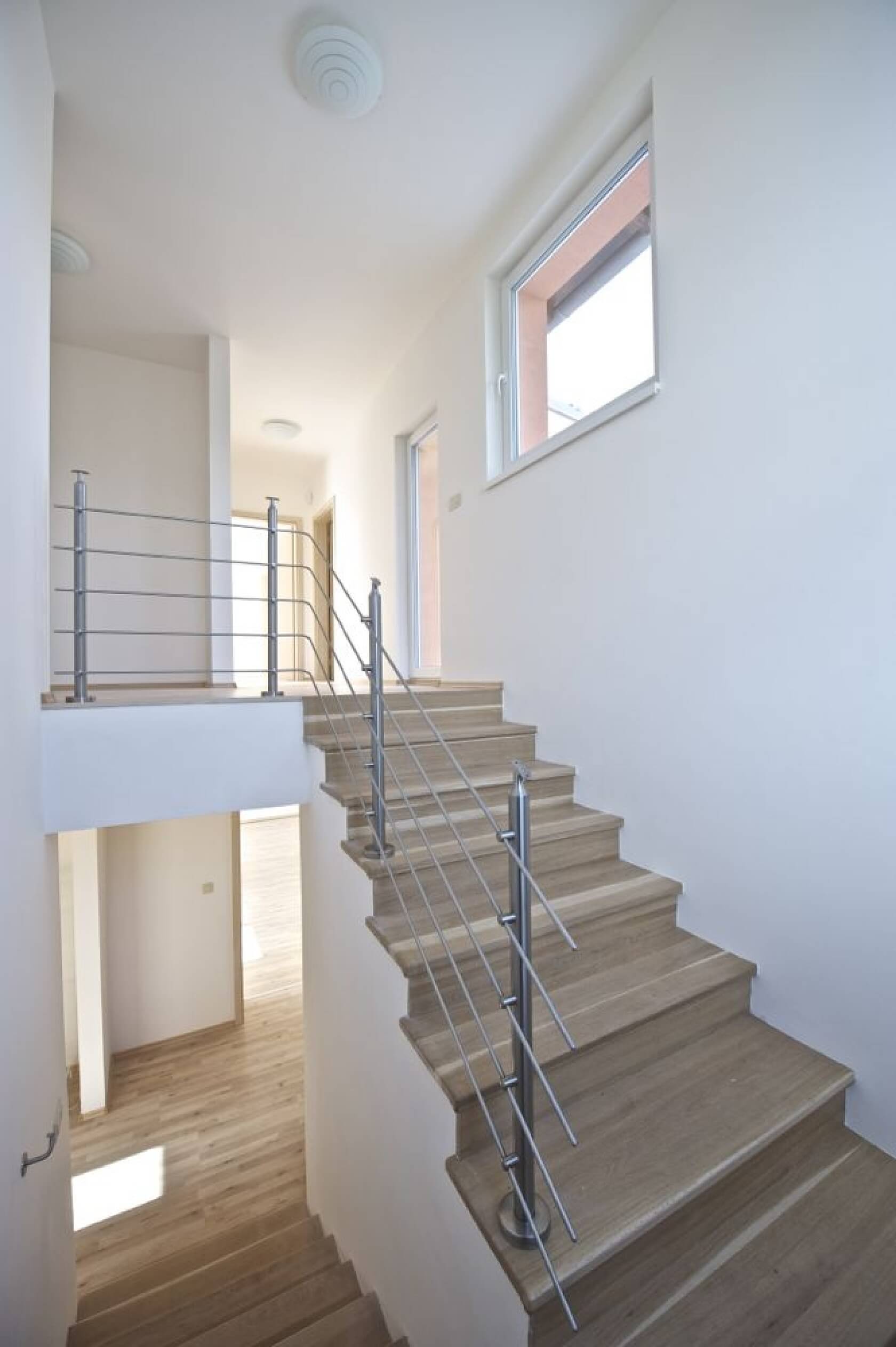 Červená skála, Husinec - Praha-východ | Rent, House Four-bedroom (5+kk), 154 m²