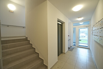 Přemyslovská, Roztoky - Praha-západ | Sale, Apartment One-bedroom (2+kk), 76 m²