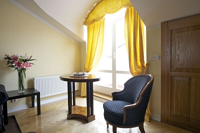 Křižovnická, Staré Město - Prague 1 | Rent, Apartment Two-bedroom (3+kk), 80 m²