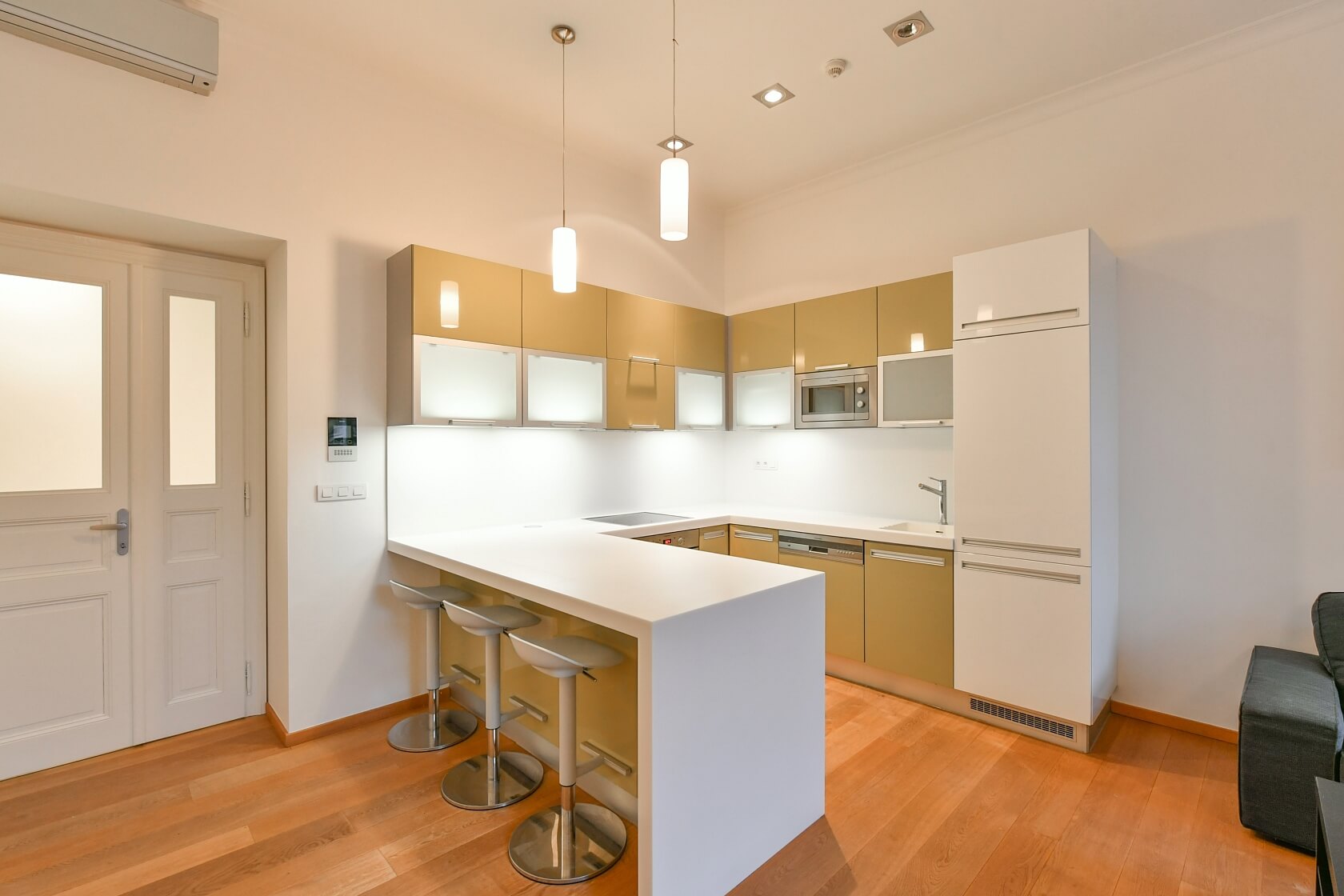 Křemencova, Nové Město - Praha 1 | Pronájem, Byt 2+kk, 71 m²