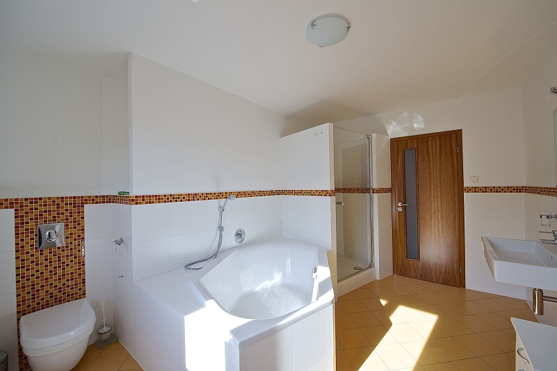 N. A. Někrasova, Bubeneč - Prague 6 | Sale, Apartment Three-bedroom (4+kk), 142 m²