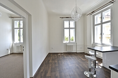 Šafaříkova, Vinohrady - Prague 2 | Rent, Apartment Two-bedroom (3+kk), 50 m²