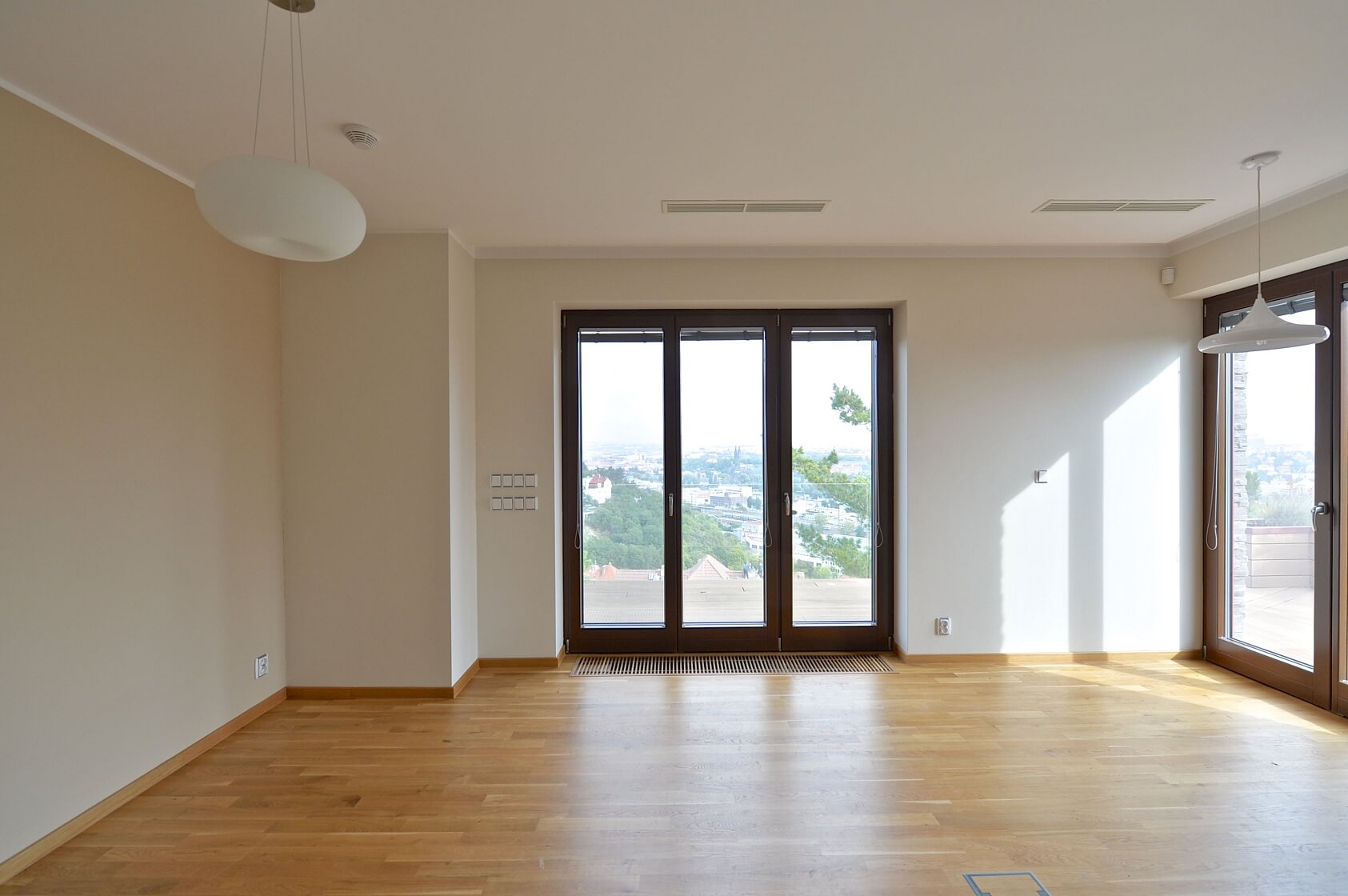U Dívčích hradů, Smíchov - Prague 5 | Rent, Apartment One-bedroom (2+kk), 127 m²