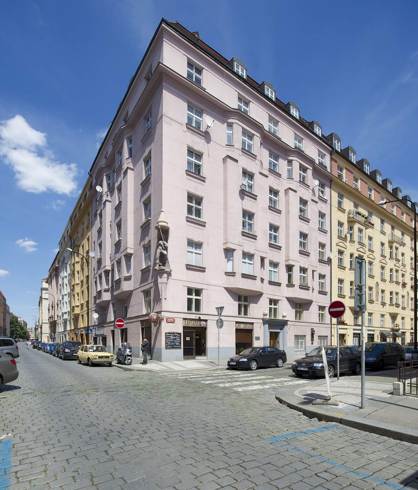 Ladova, Nové Město - Prague 2 | Sale, Apartment Two-bedroom (3+kk), 120 m²