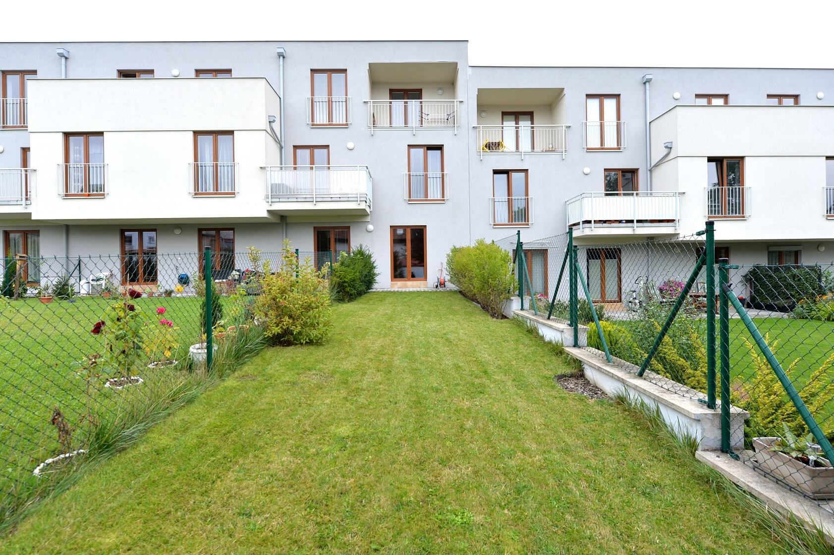 Lomená, Zbuzany - Praha-západ | Prodej, Byt 4+kk, 99 m²