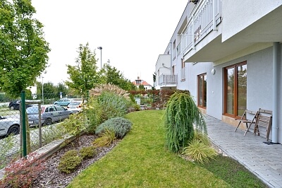 Lomená, Zbuzany - Praha-západ | Sale, Apartment Three-bedroom (4+kk), 99 m²