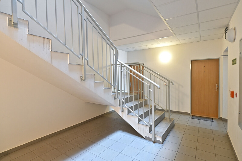 Lomená, Zbuzany - Praha-západ | Prodej, Byt 4+kk, 99 m²