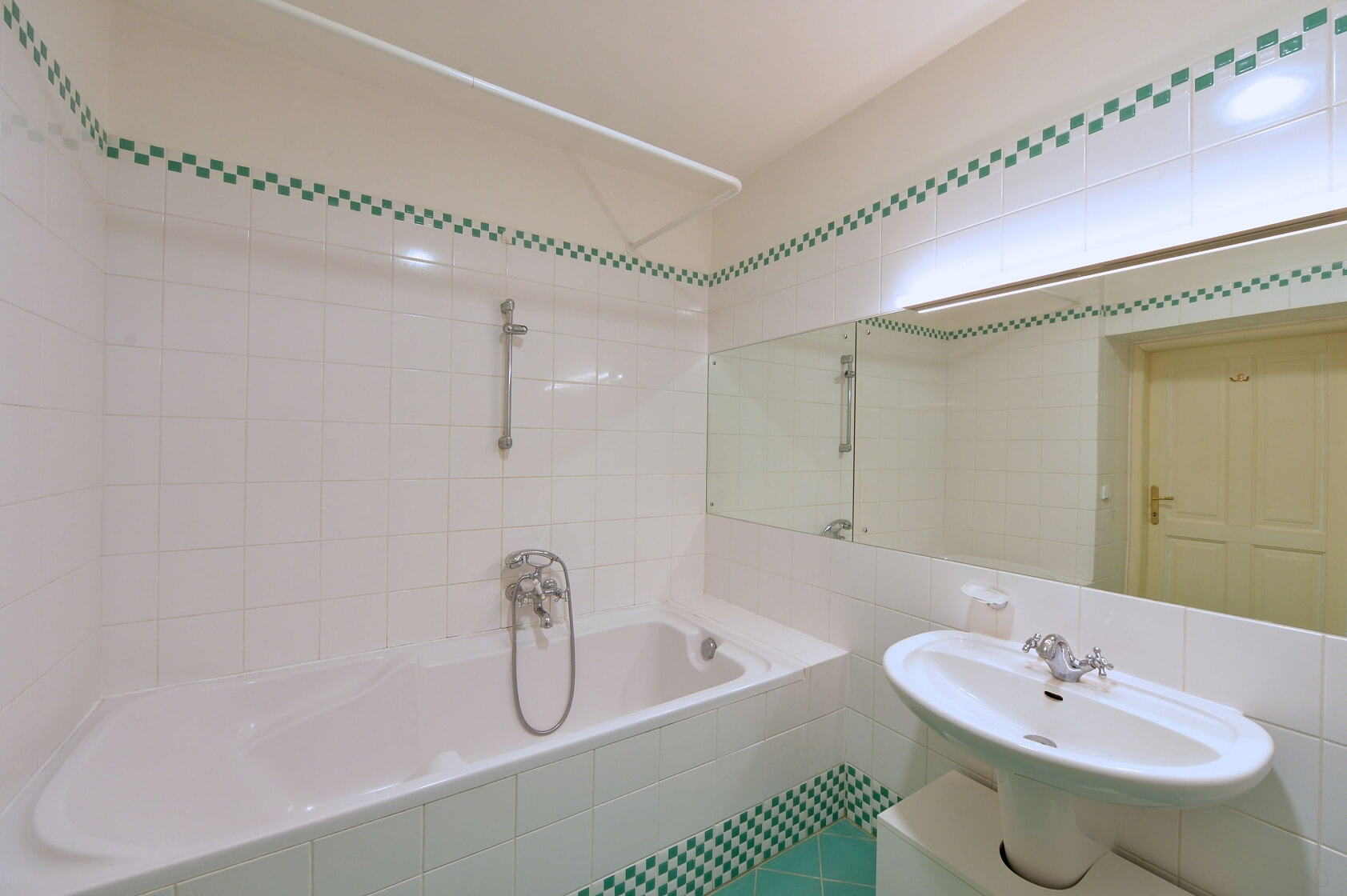 Na baště sv. Ludmily, Hradčany - Praha 6 | Pronájem, Byt 4+1, 140 m²