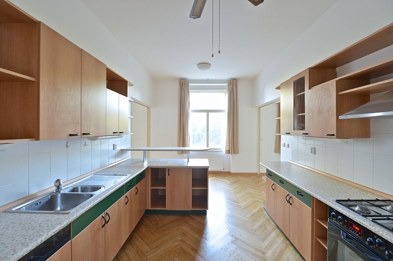 Na baště sv. Ludmily, Hradčany - Prague 6 | Rent, Apartment Three-bedroom (4+1), 140 m²