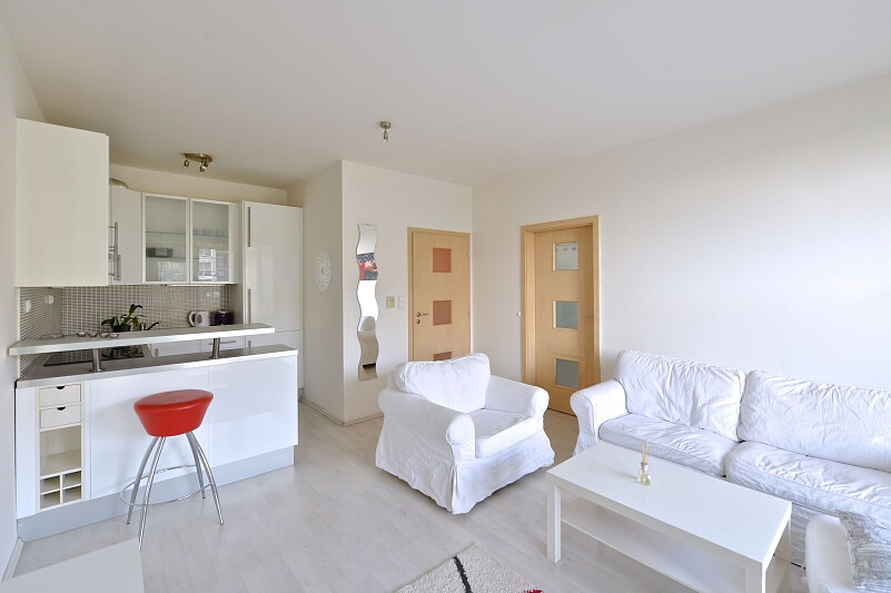 Nad Okrouhlíkem, Libeň - Praha 8 | Pronájem, Byt 2+kk, 48 m²