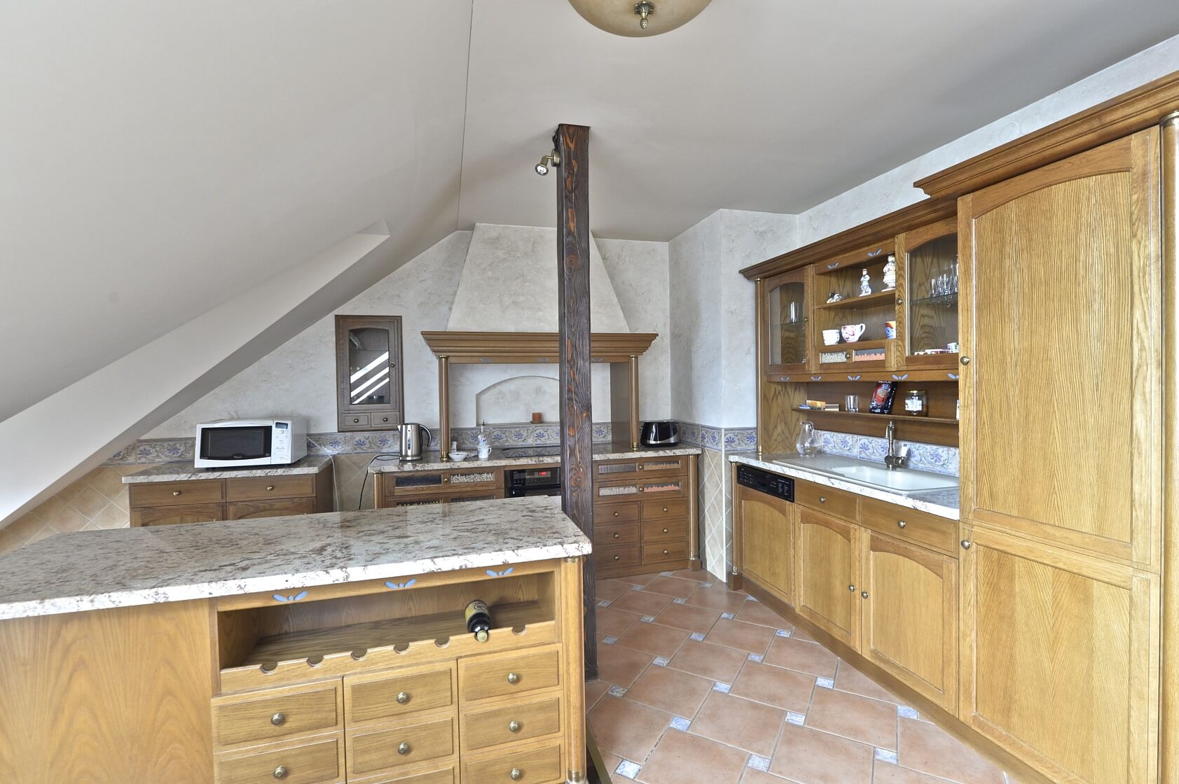 28. pluku, Vršovice - Prague 10 | Sale, Apartment Two-bedroom (3+kk), 127 m²