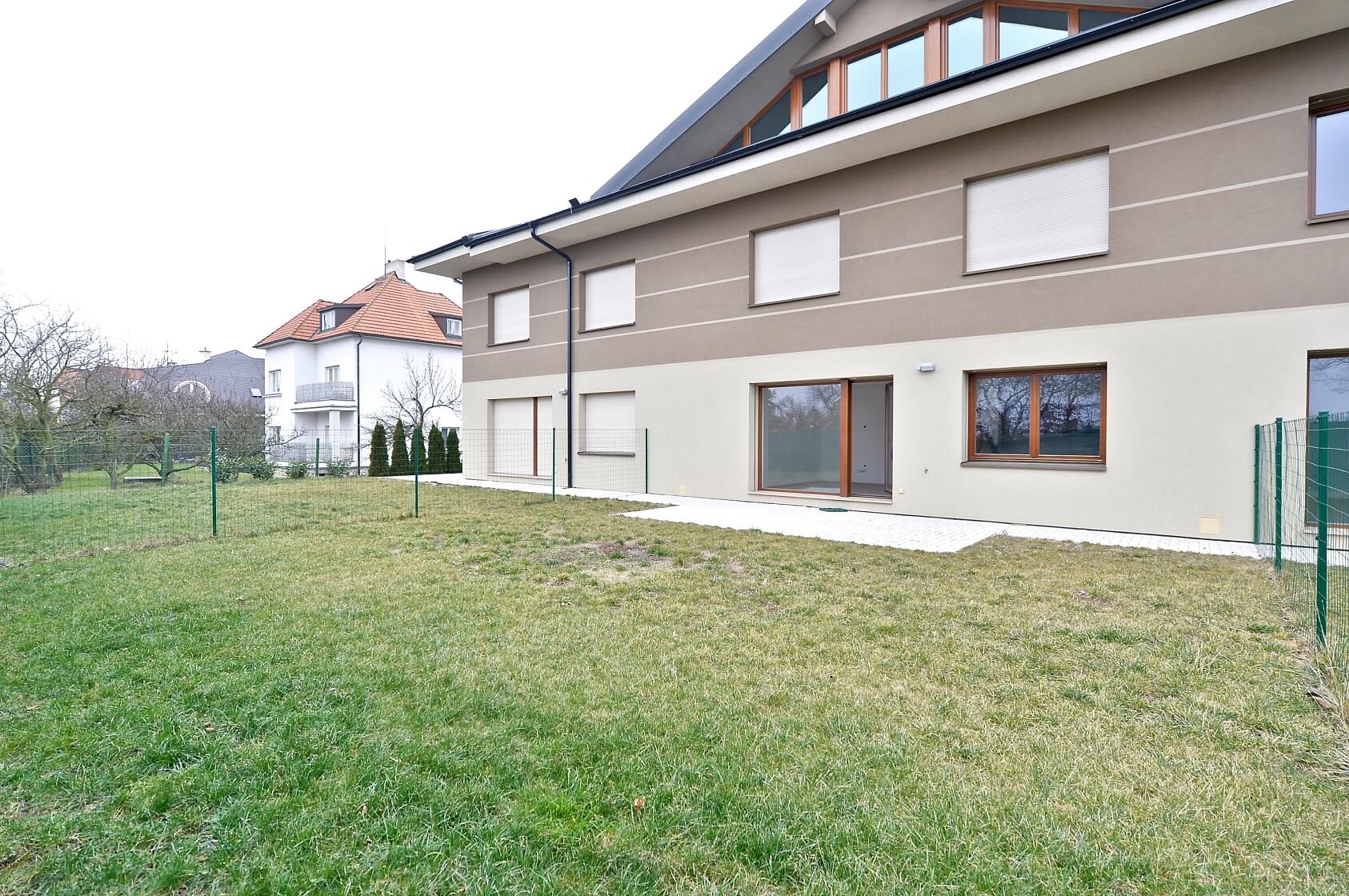 Nad strání, Troja - Praha 8 | Pronájem, Rodinný dům 5+kk, 180 m²