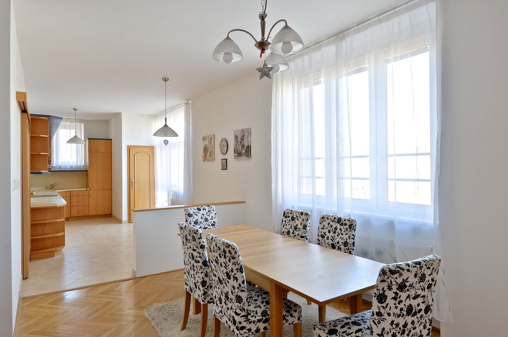 Čínská, Bubeneč - Praha 6 | Pronájem, Byt 5+kk, 170 m²