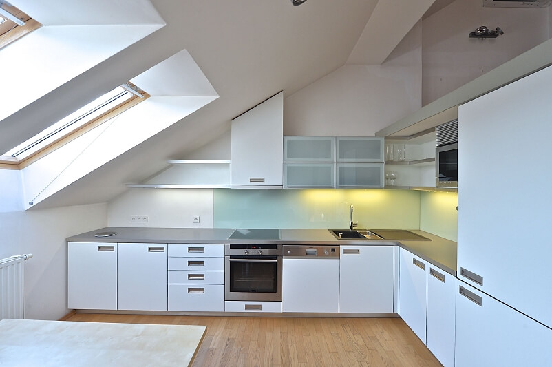 Seifertova, Žižkov - Prague 3 | Rent, Apartment Two-bedroom (3+kk), 100 m²