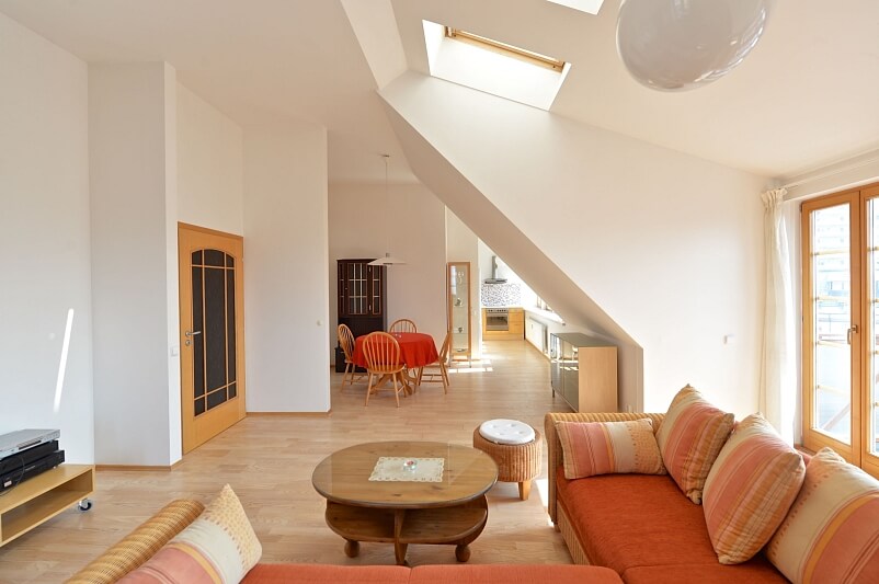 Na okraji, Veleslavín - Prague 6 | Rent, Apartment Three-bedroom (4+kk), 136 m²