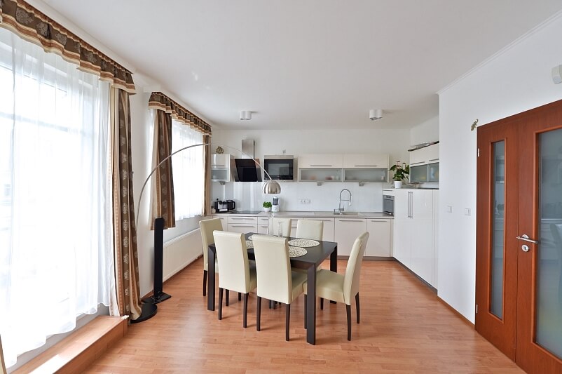 Žampionová, Pitkovice - Praha 10 | Pronájem, Byt 5+kk, 180 m²