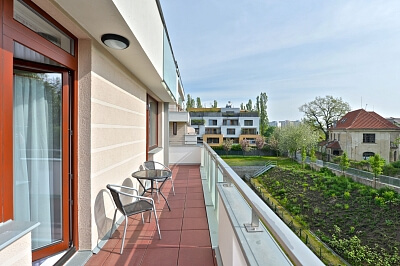 Pod dvorem, Veleslavín - Praha 6 | Pronájem, Byt 3+kk, 81 m²