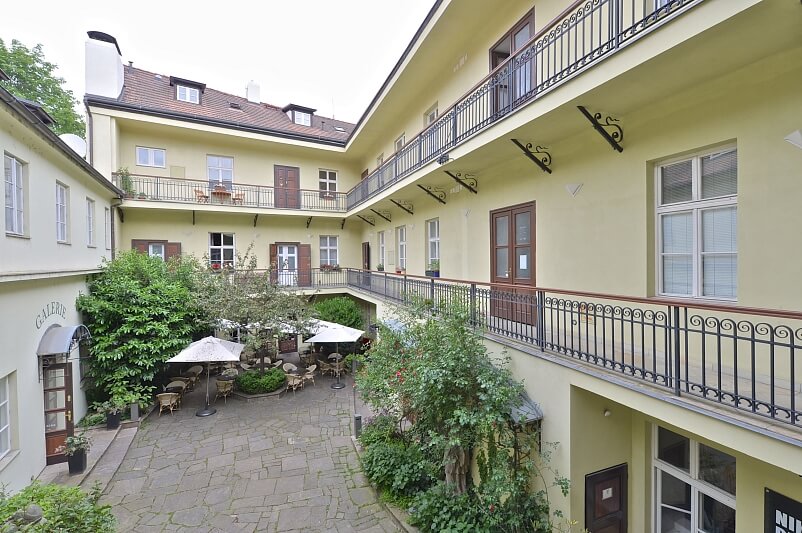 Újezd, Malá Strana - Praha 1 | Pronájem, Byt 2+kk, 47 m²