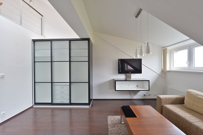 Gutova, Strašnice - Prague 10 | Rent, Apartment One-bedroom (2+kk), 75 m²