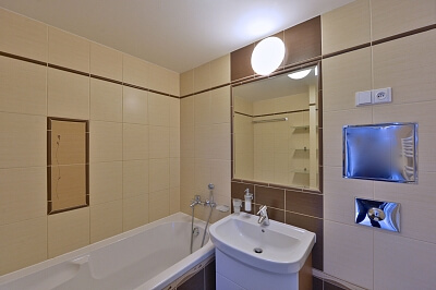 Gutova, Strašnice - Prague 10 | Rent, Apartment One-bedroom (2+kk), 75 m²