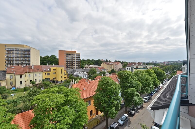 Gutova, Strašnice - Prague 10 | Rent, Apartment One-bedroom (2+kk), 75 m²