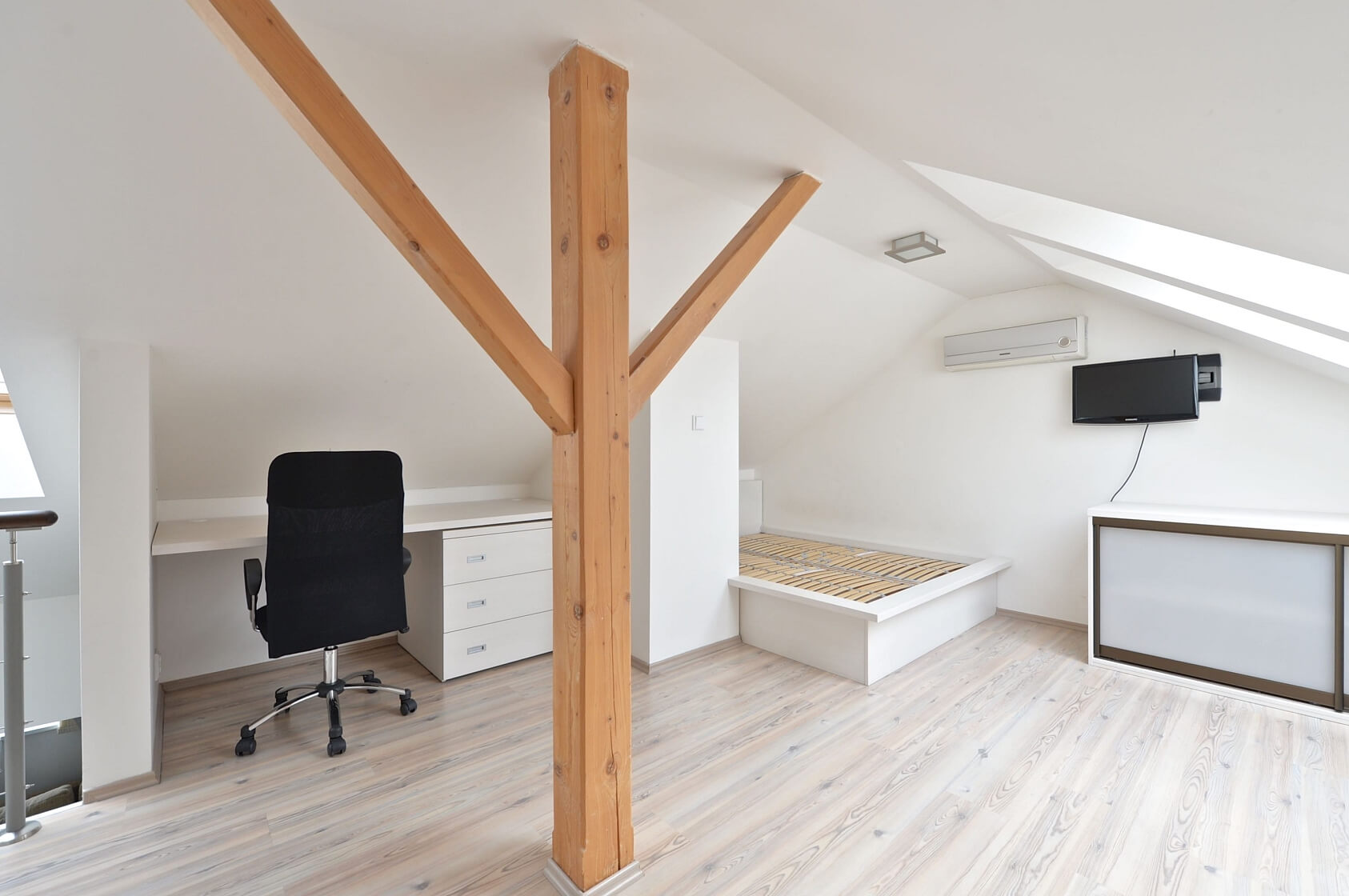 Gutova, Strašnice - Praha 10 | Pronájem, Byt 2+kk, 75 m²