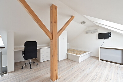 Gutova, Strašnice - Prague 10 | Rent, Apartment One-bedroom (2+kk), 75 m²