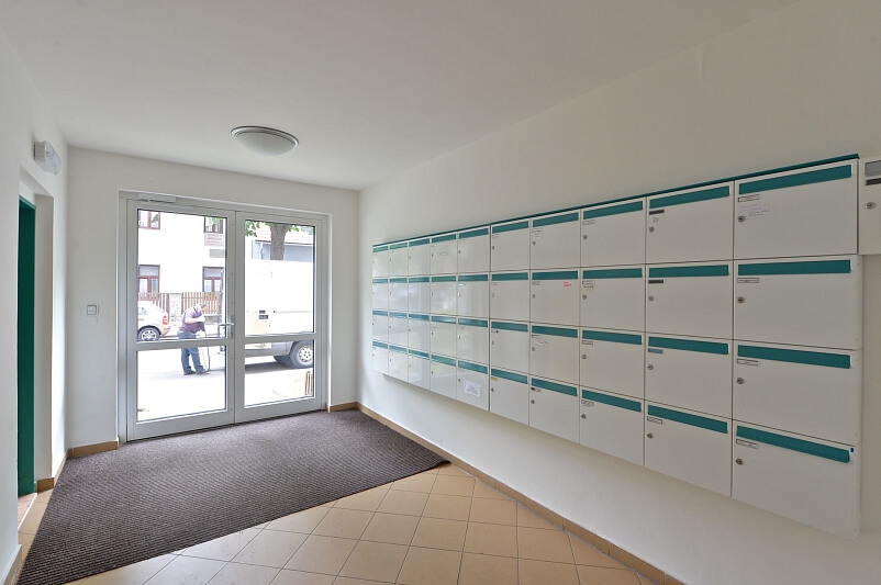 Gutova, Strašnice - Prague 10 | Rent, Apartment One-bedroom (2+kk), 75 m²