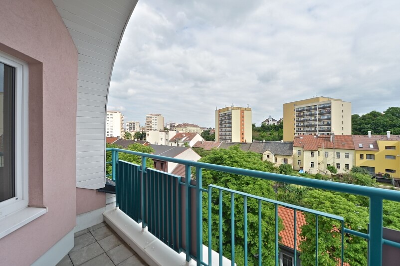 Gutova, Strašnice - Prague 10 | Rent, Apartment One-bedroom (2+kk), 75 m²