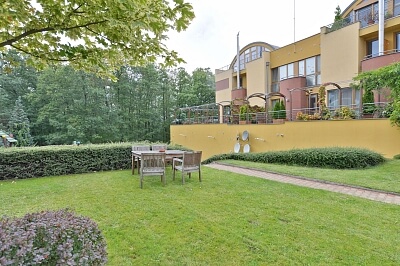 Na Sychrově, Michle - Prague 4 | Rent, Apartment Three-bedroom (4+kk), 160 m²