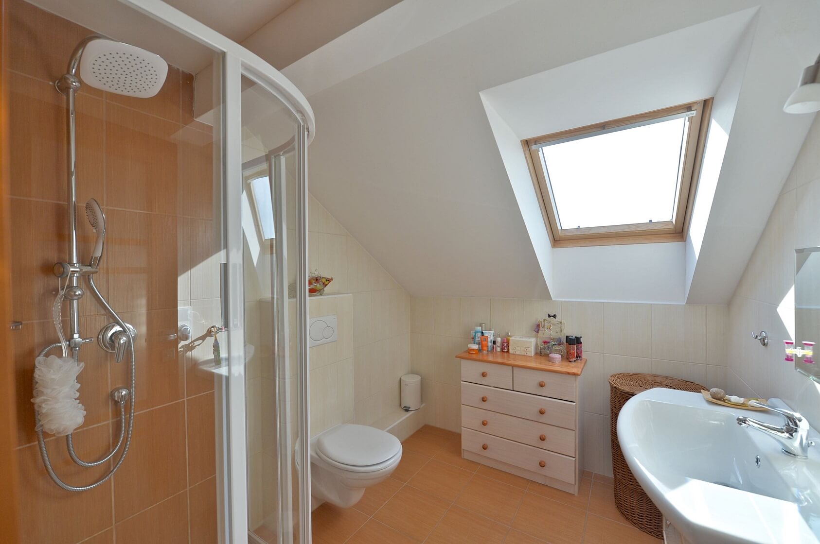 Ke Kovárně, Křeslice - Praha 10 | Pronájem, Rodinný dům 5+kk, 220 m²