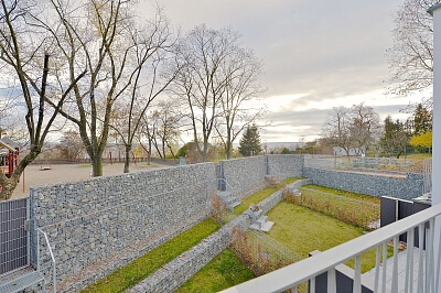 Na Dlážděnce, Libeň - Prague 8 | Rent, Apartment Three-bedroom (4+kk), 213 m²