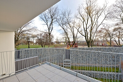 Na Dlážděnce, Libeň - Prague 8 | Rent, Apartment Three-bedroom (4+kk), 213 m²