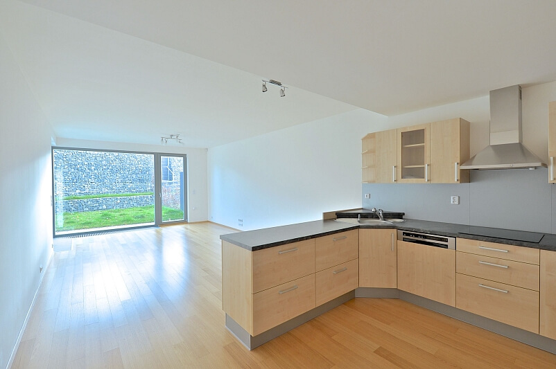 Na Dlážděnce, Libeň - Prague 8 | Rent, Apartment Three-bedroom (4+kk), 213 m²