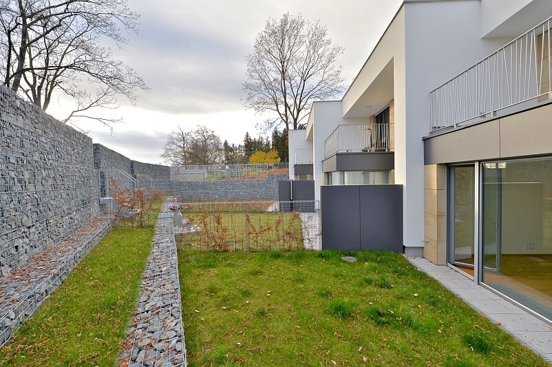 Na Dlážděnce, Libeň - Prague 8 | Rent, Apartment Three-bedroom (4+kk), 213 m²