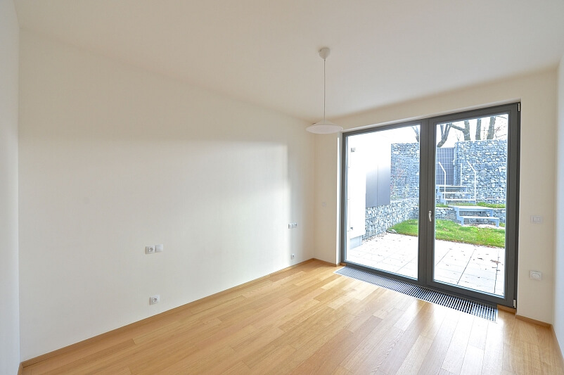 Na Dlážděnce, Libeň - Prague 8 | Rent, Apartment Three-bedroom (4+kk), 213 m²