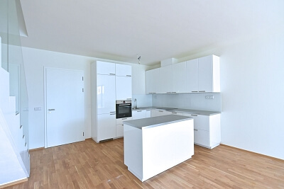 Urešova, Kunratice - Prague 4 | Rent, House Three-bedroom (4+kk), 212 m²