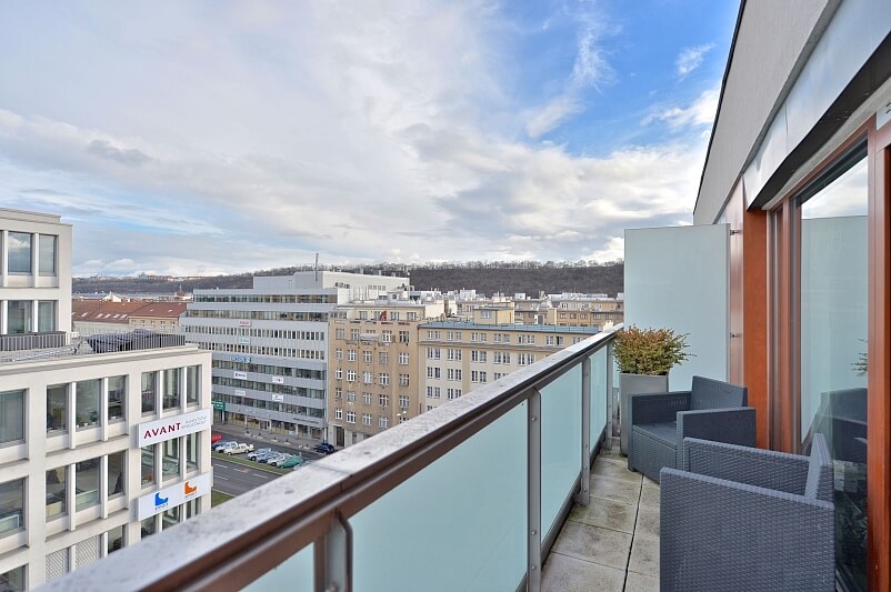 Rohanské nábřeží, Karlín - Prague 8 | Rent, Apartment One-bedroom (2+kk), 75 m²