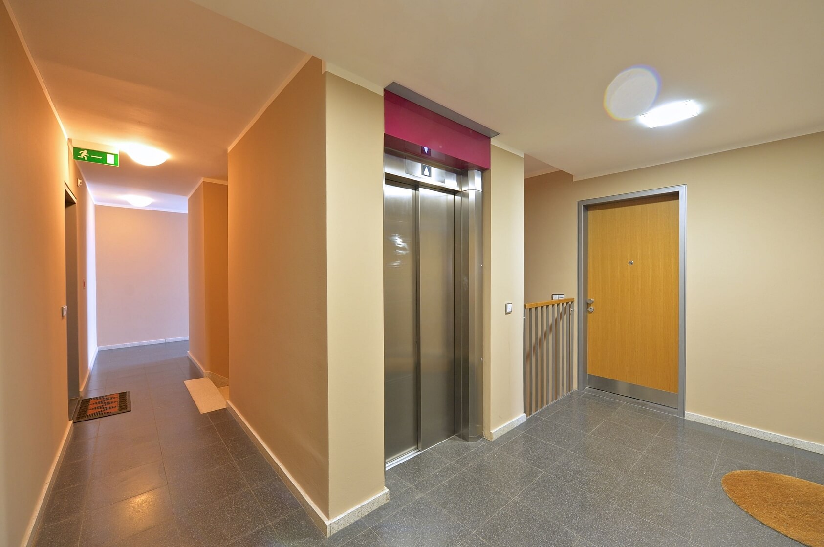 Rohanské nábřeží, Karlín - Prague 8 | Rent, Apartment One-bedroom (2+kk), 75 m²