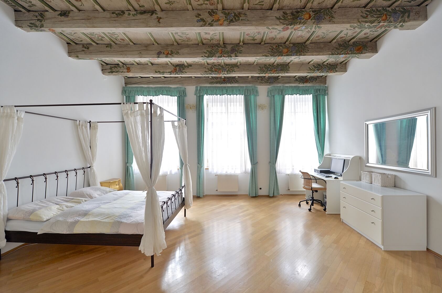 Vlašská, Malá Strana - Praha 1 | Pronájem, Byt 3+kk, 93 m²