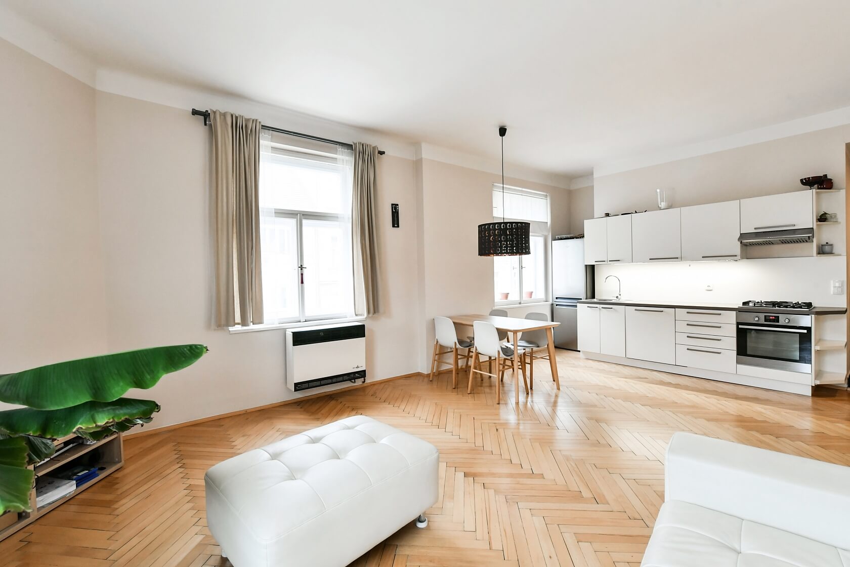 Žitomírská, Vršovice - Prague 10 | Rent, Apartment One-bedroom (2+kk), 64 m²