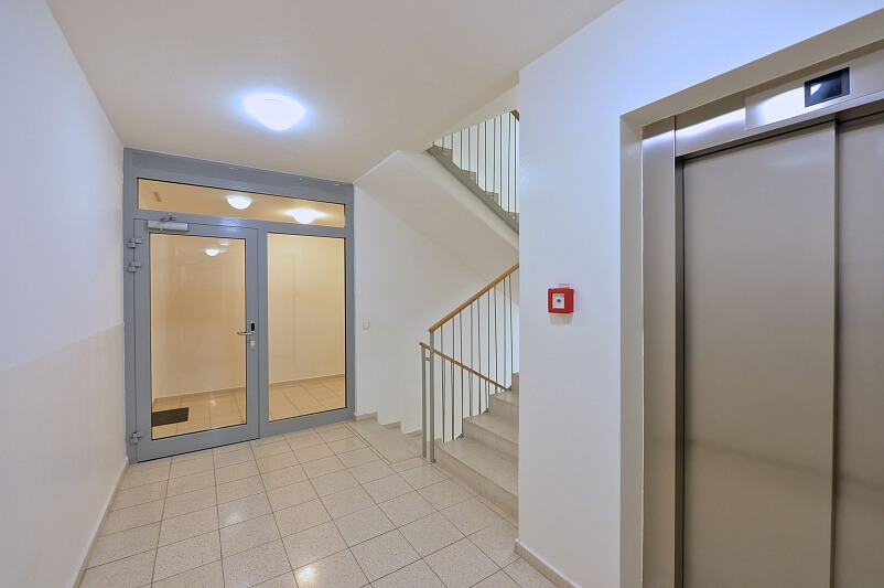 Jeseniova, Žižkov - Prague 3 | Rent, Apartment One-bedroom (2+kk), 56 m²