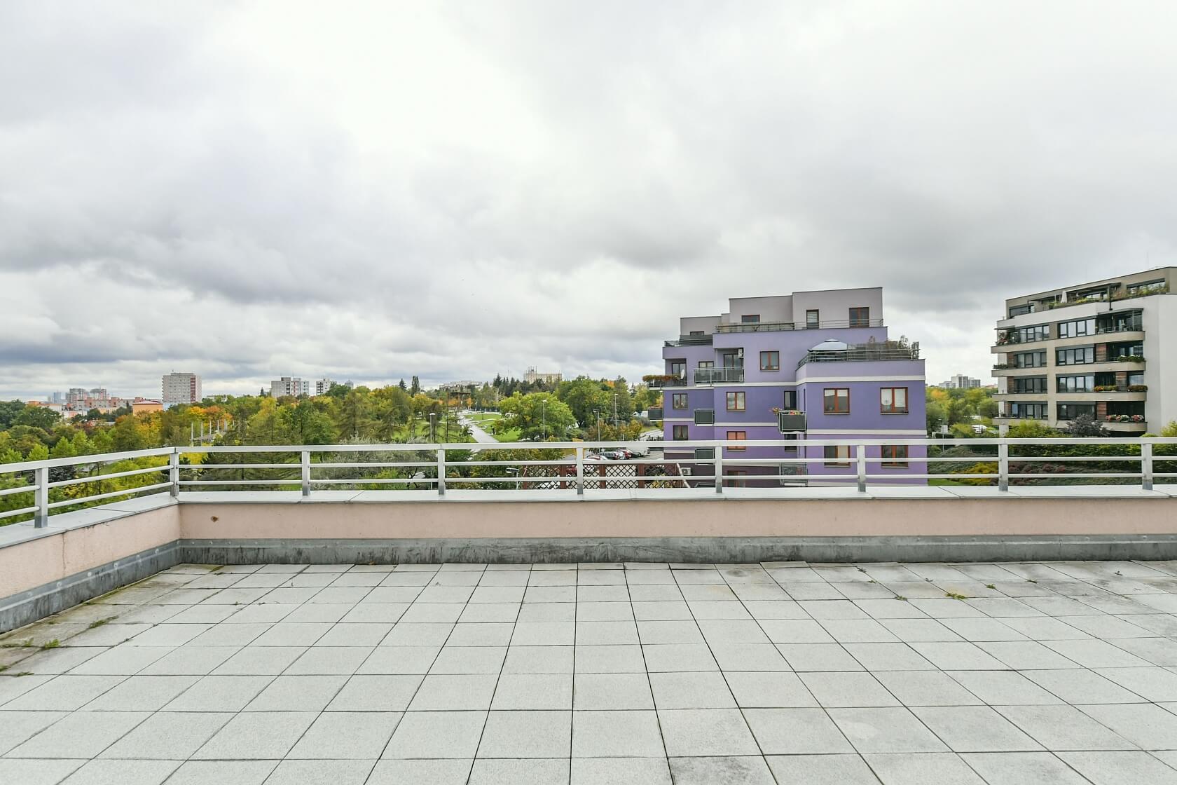 Akademická, Malešice - Praha 10 | Pronájem, Byt 2+kk, 175 m²