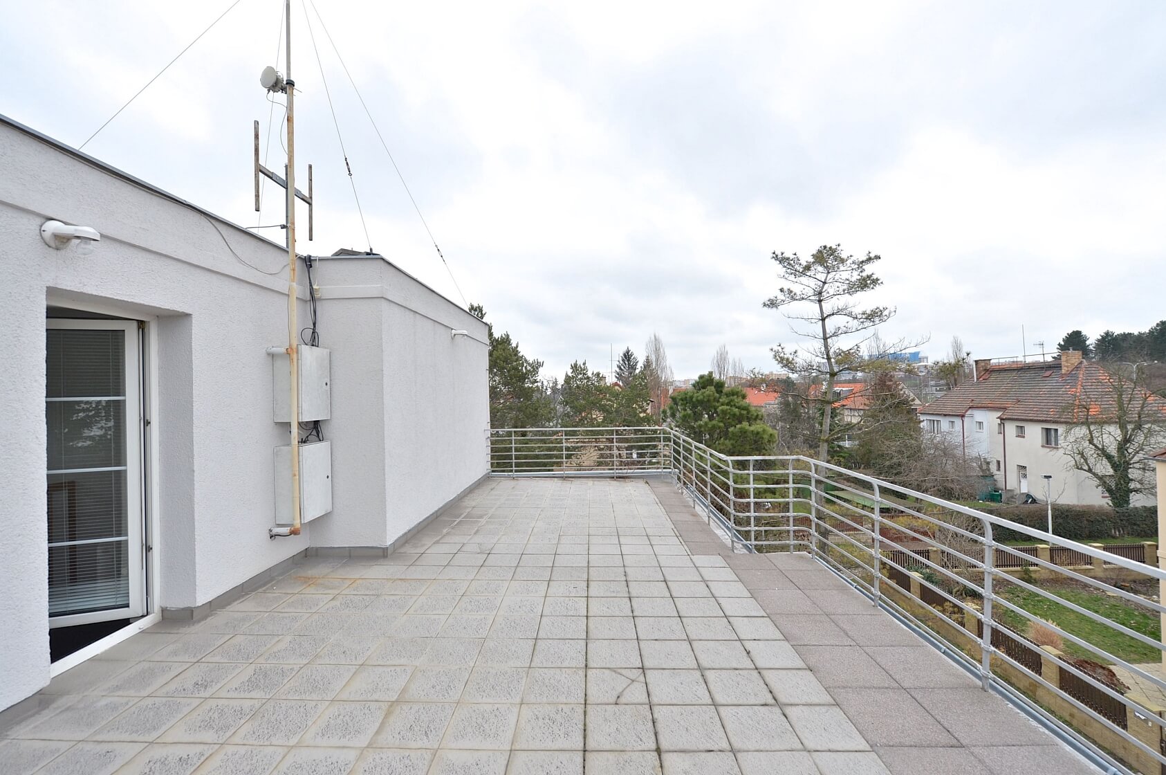 Jihovýchodní VII, Záběhlice - Praha 4 | Pronájem, Rodinný dům 7+1, 200 m²