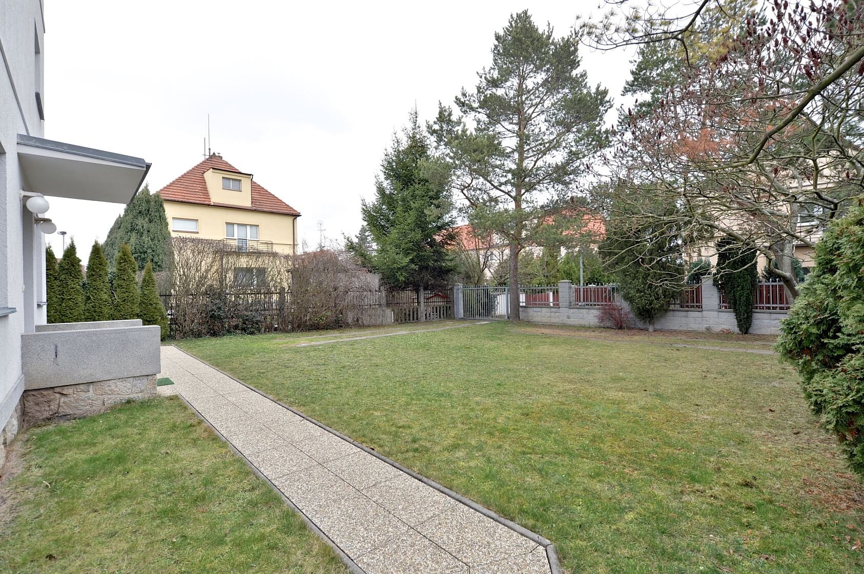 Jihovýchodní VII, Záběhlice - Praha 4 | Pronájem, Rodinný dům 7+1, 200 m²