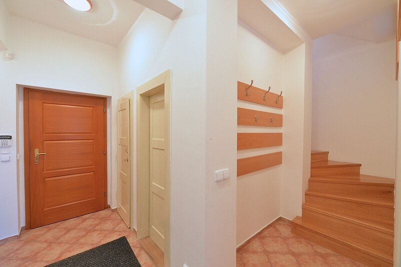 Severní II, Záběhlice - Praha 4 | Pronájem, Rodinný dům 6+1, 155 m²