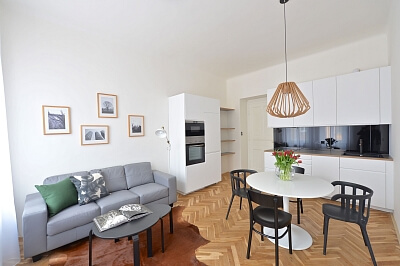 Březinova, Karlín - Praha 8 | Pronájem, Byt 2+kk, 56 m²