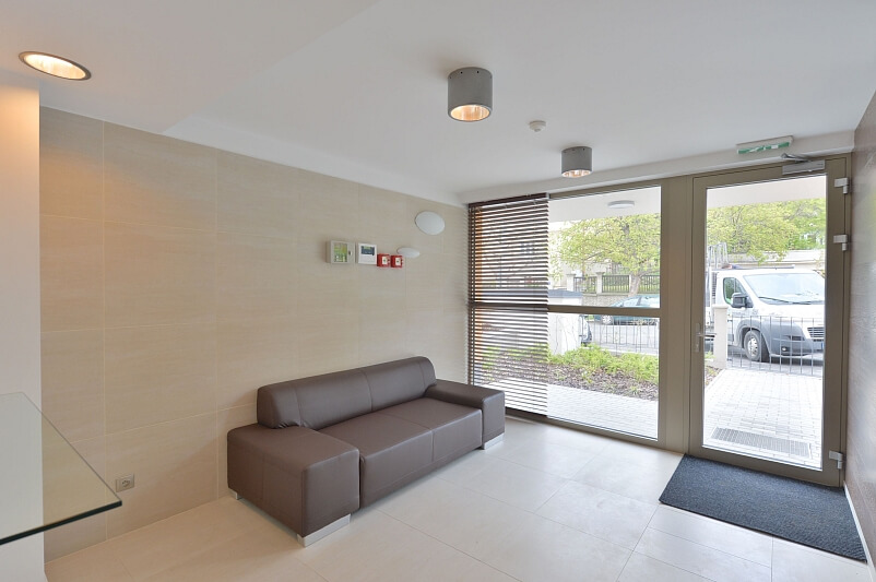 U Okrouhlíku, Smíchov - Praha 5 | Pronájem, Byt 1+kk, 47 m²