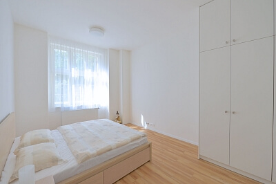 Ovenecká, Bubeneč - Prague 7 | Rent, Apartment One-bedroom (2+kk), 65 m²