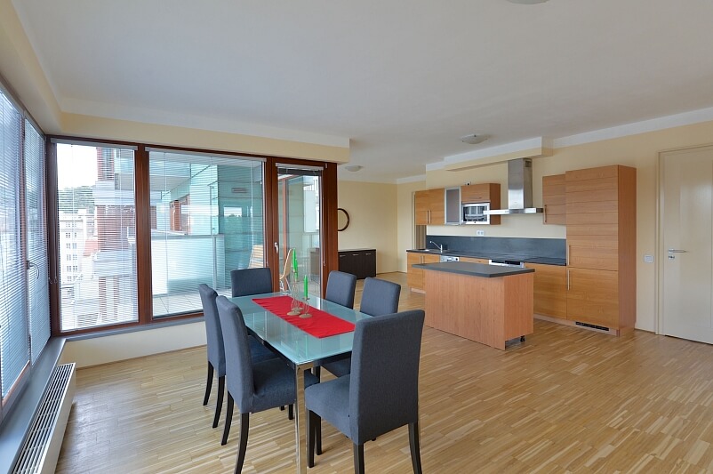 Rohanské nábřeží, Karlín - Praha 8 | Pronájem, Byt 3+kk, 147 m²